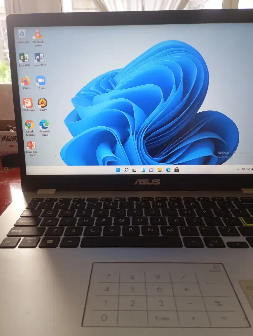 Laptop Asus Vivobook E410MA