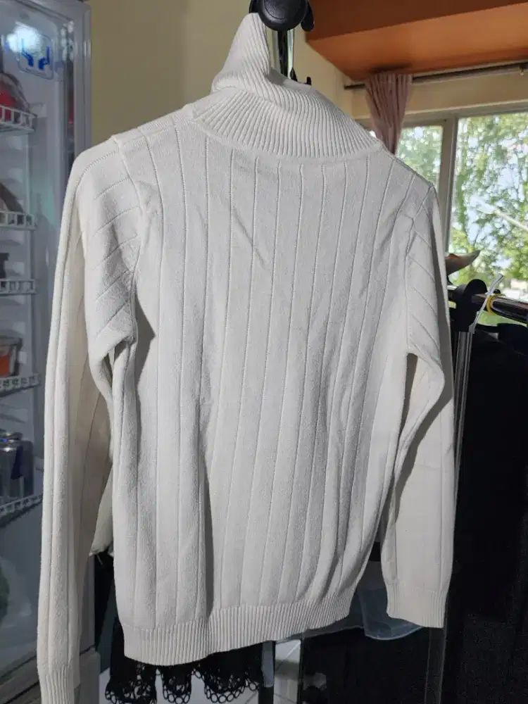 Turtleneck Sweater wanita -size M