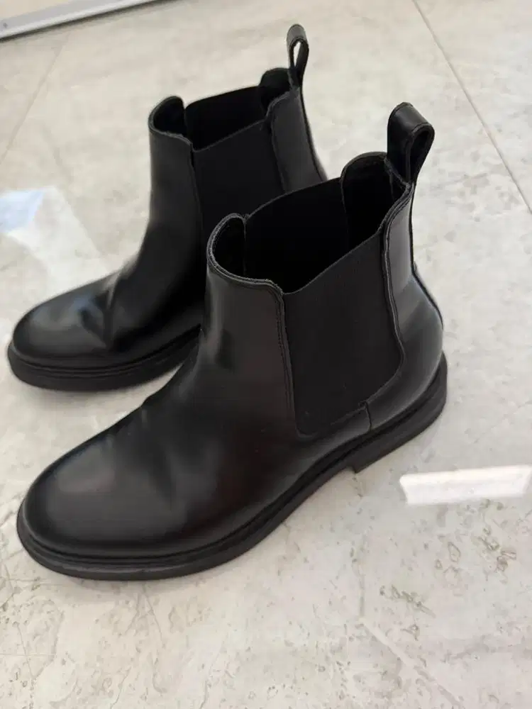 Massimo Dutti Genuine Leather Boots Black size 42 , 99% like new