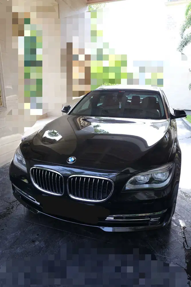 Dijual mobil BMW 740Li 2014