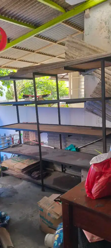 Rak besi bekas masih bagus