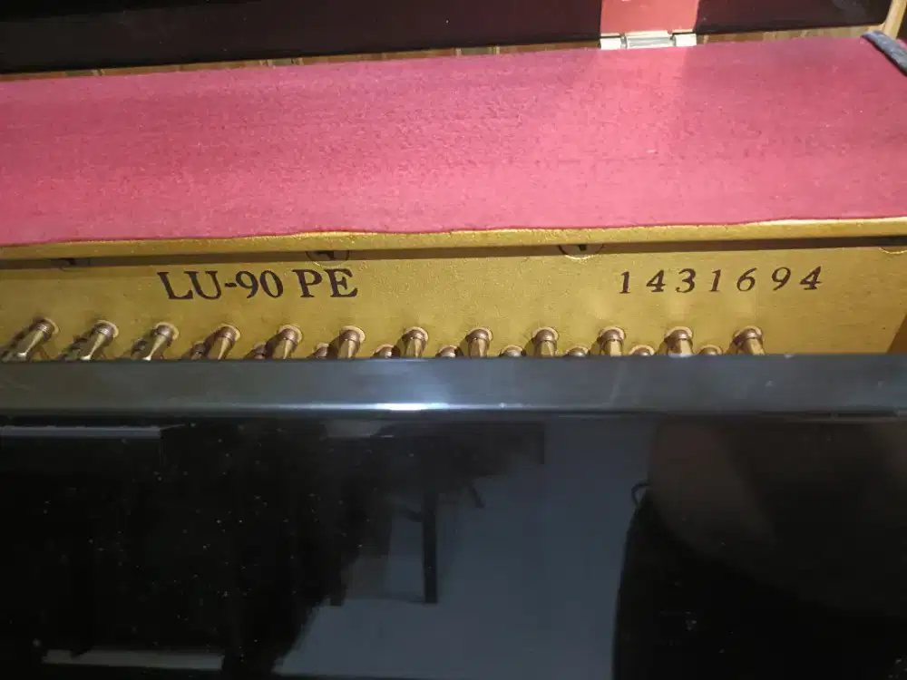 Piano Yamaha LU 90