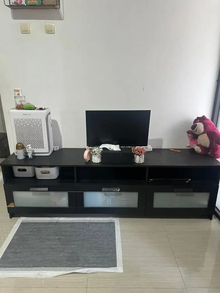 Meja TV IKEA BRIMNES 180 cm – Hitam, Kondisi Bekas Terawat