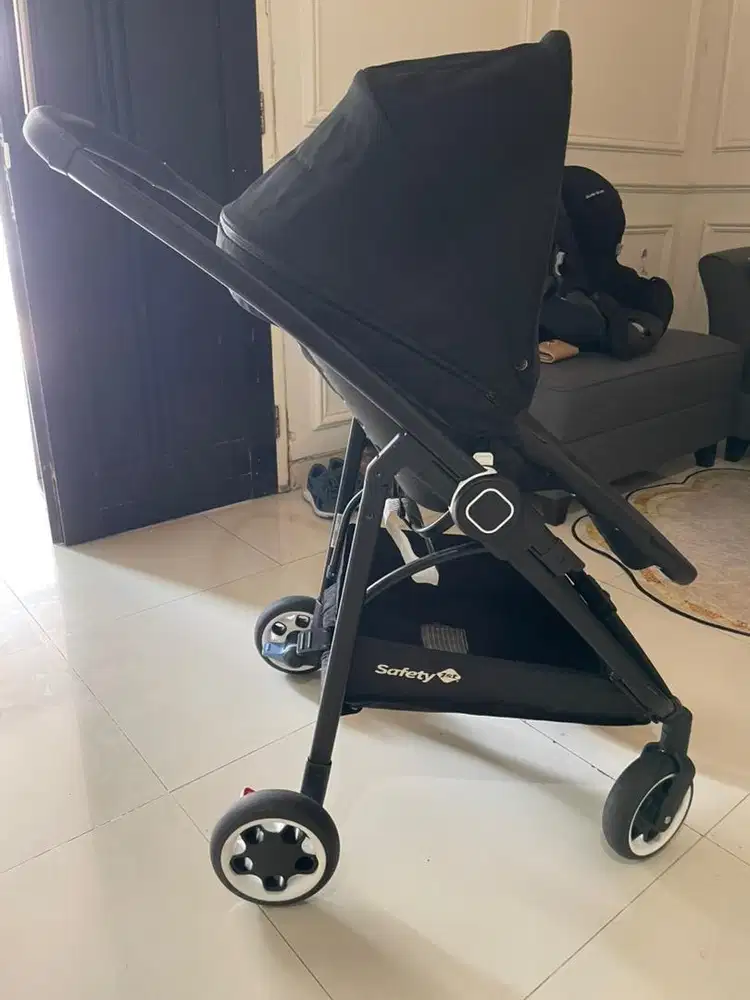 Stroller Merk  Safety 1st Multifungsi  ( second tp kondisi Like New )