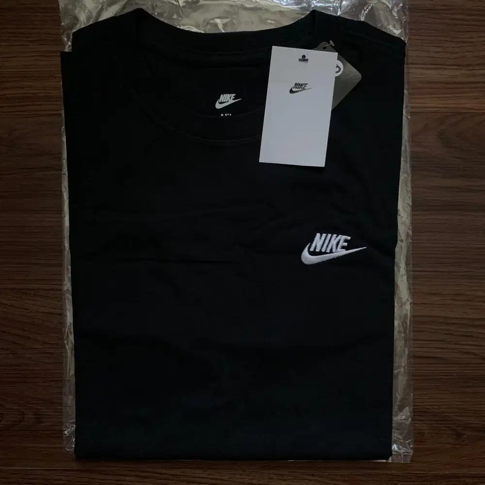 Kaos Nike Club Tee Black Original