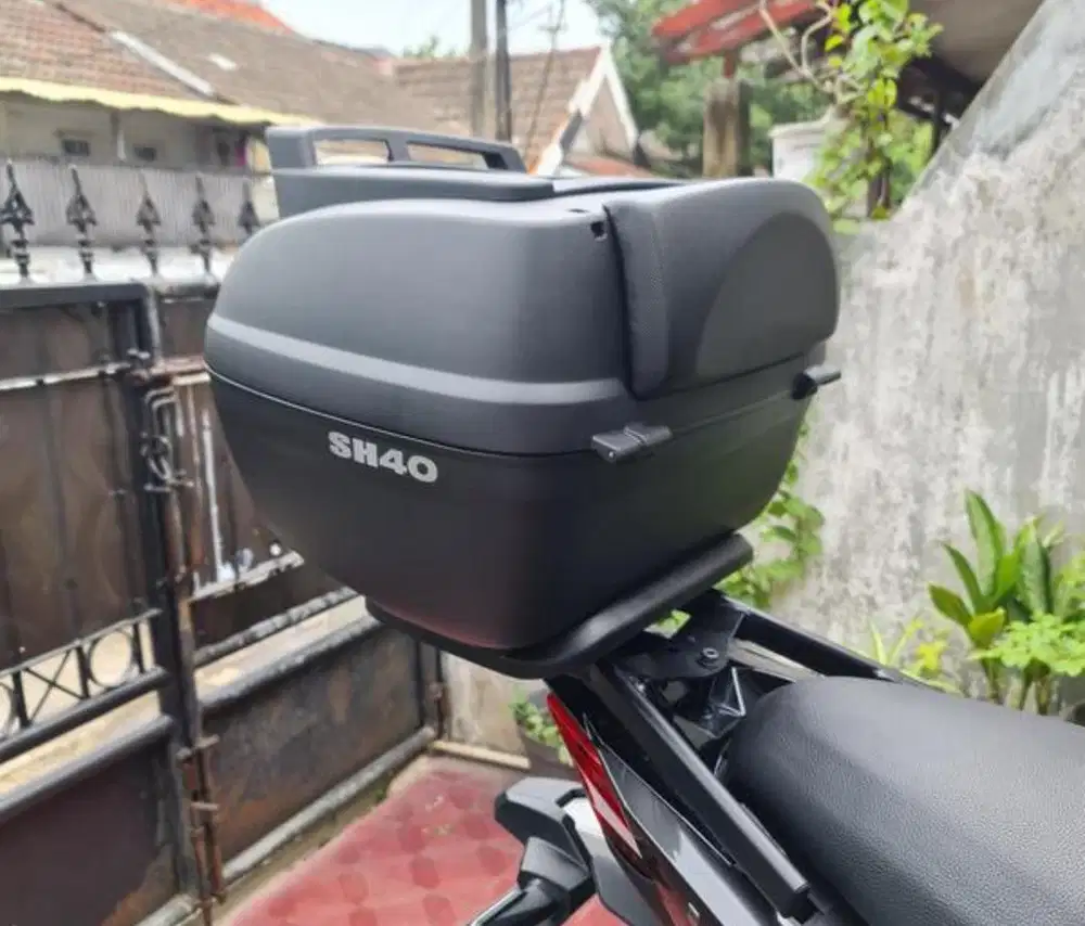 Top Box SHAD SH40 Cargo + Backrest Istimewa