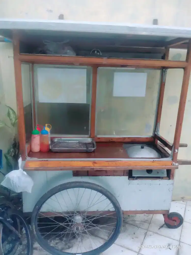 Gerobak bekas roda tiga buat usaha