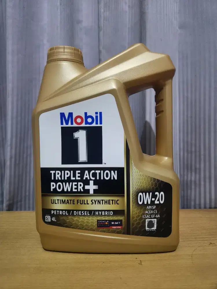 Oli Mesin Mobil 1 - SAE 0W-20 4L Galon