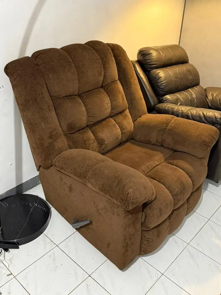 SOFA SINGLE SEATER INFORMA ASHLEY ROCKING ( KURSI GOYANG )