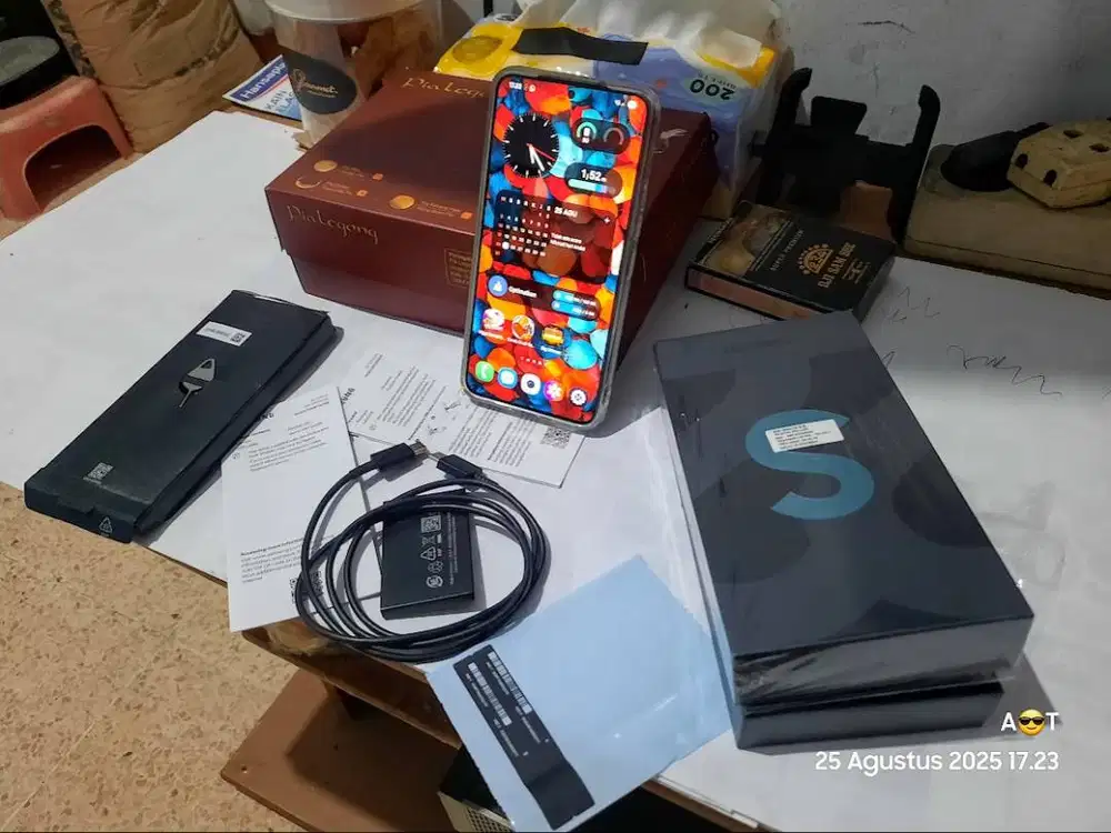 Samsung Galaxy S22 SEIN mulus fullset dari baru