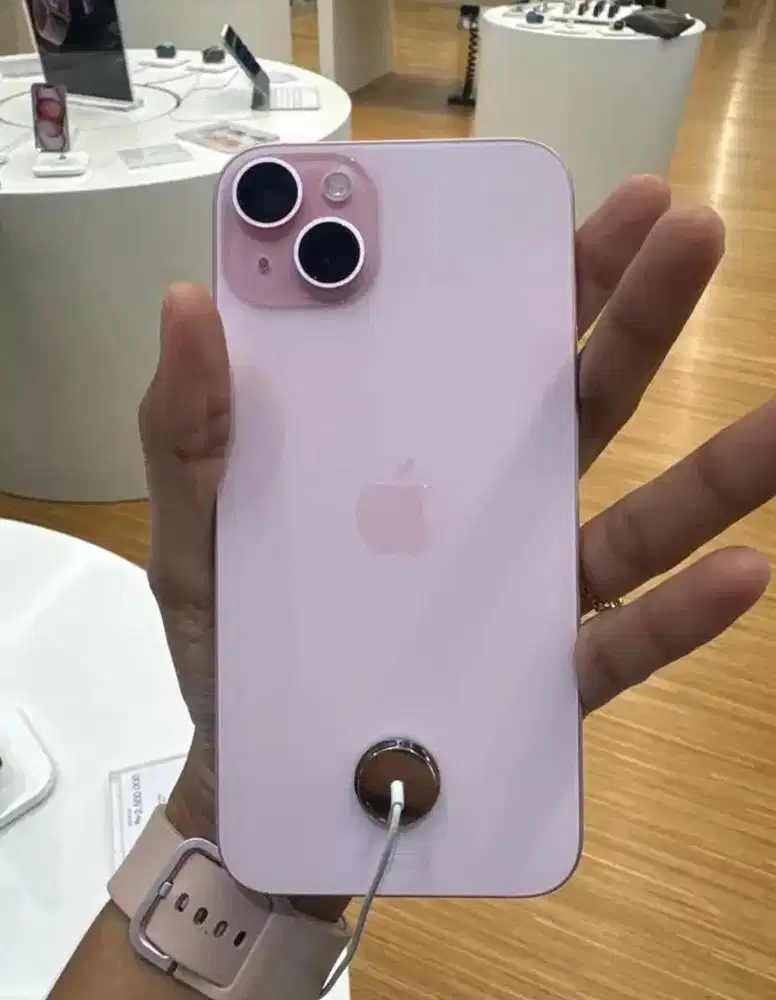 Iphone 15 plus 128gb. New. Resmi ibox PA/A. Bisa cicilan ktp saja