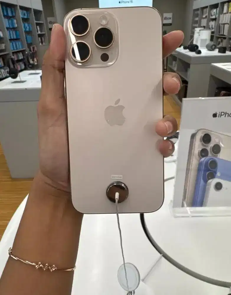 Iphone 16 pro max 256gb. New. Resmi ibox. Pa/a. Bisa cicilan tanpa CC