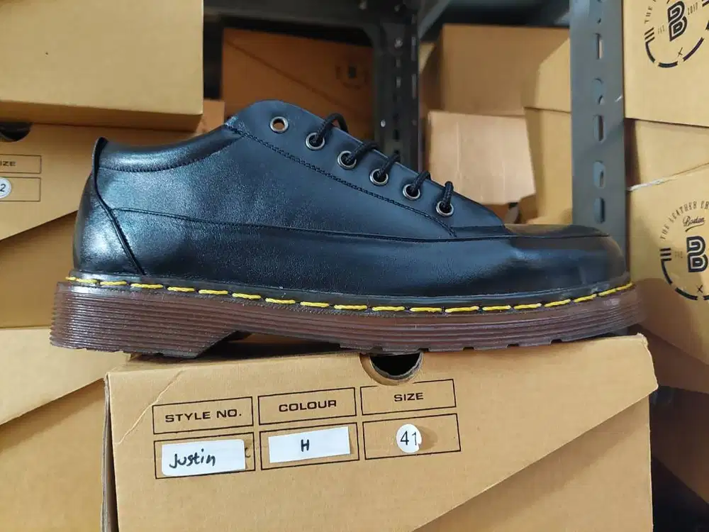 Sepatu Kulit Pria Low Cut Casual Hitam