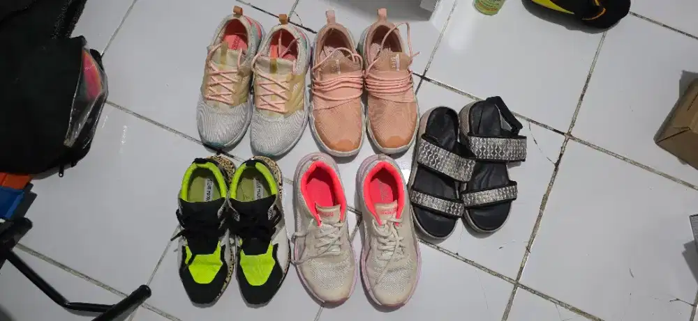 Preloved Sepatu Wanita Skechers, Steve Madden, Everbest