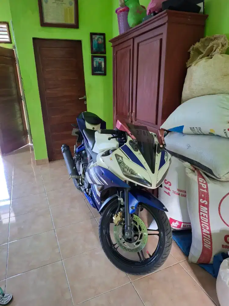 Yamaha r15 v2 2016