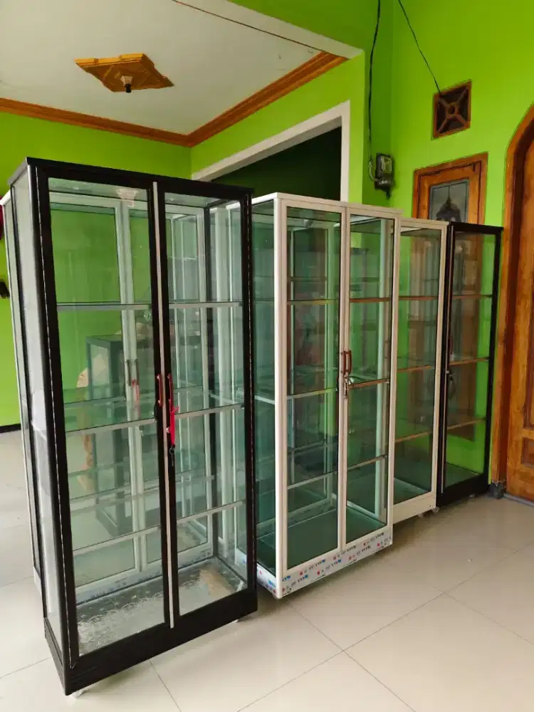 Lemari boneka/lemari hias termurah