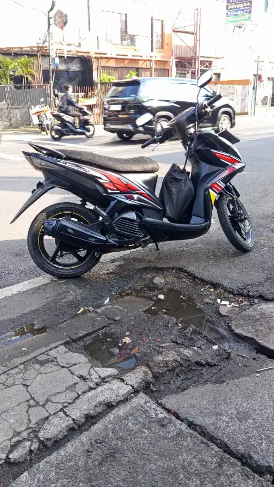 Xeon rc injeksi 125 black