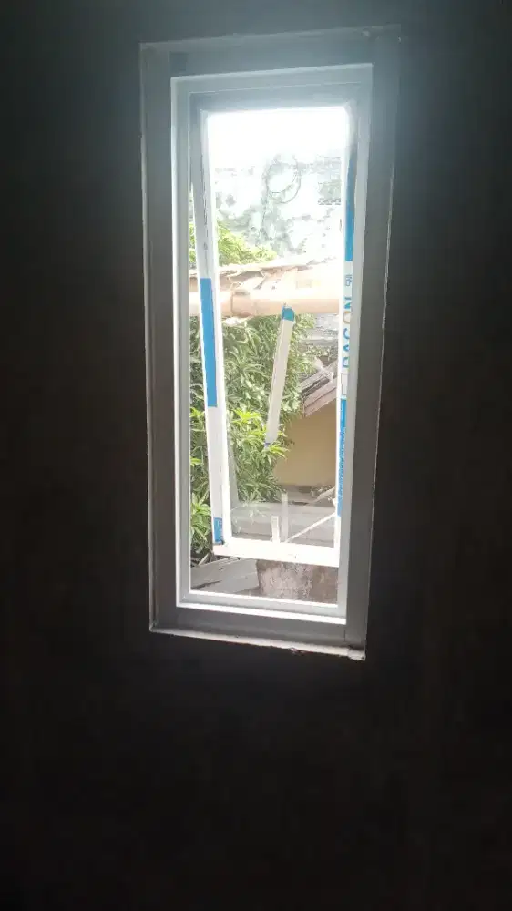 Kusen aluminium, jendela dan pintu