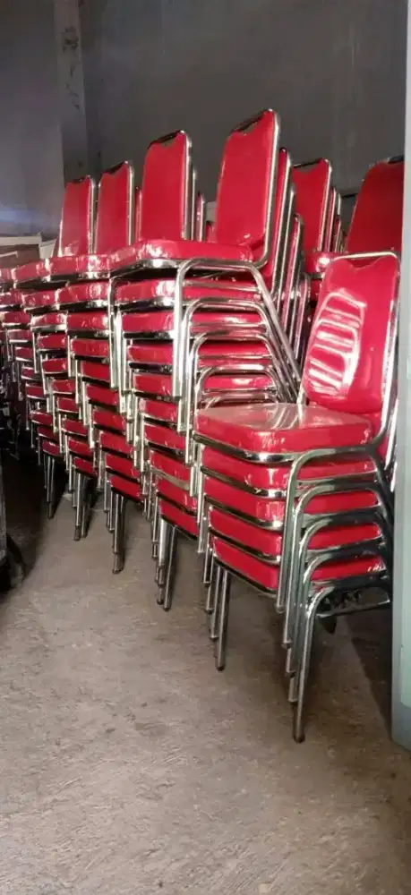 Kursi susun futura ori embose