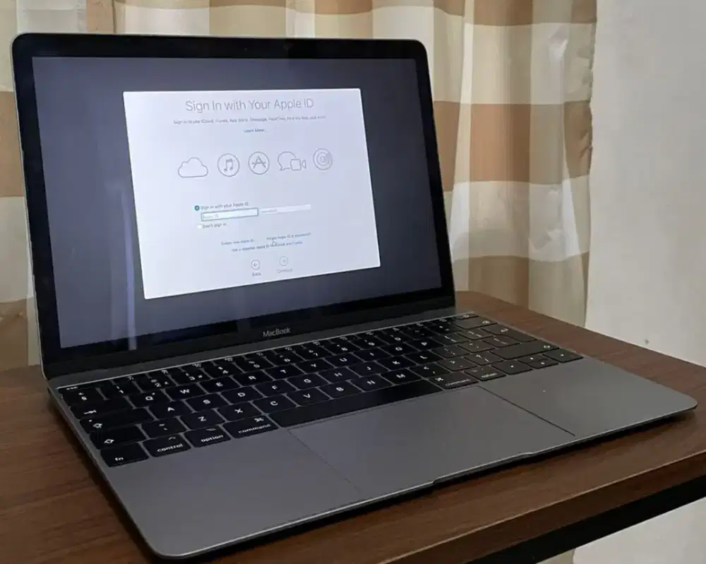 Dijual Macbook Retina 2017