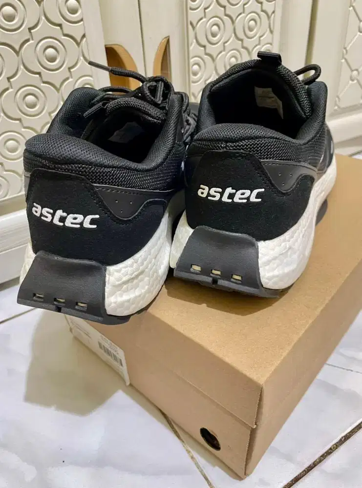 Sepatu running Astec original