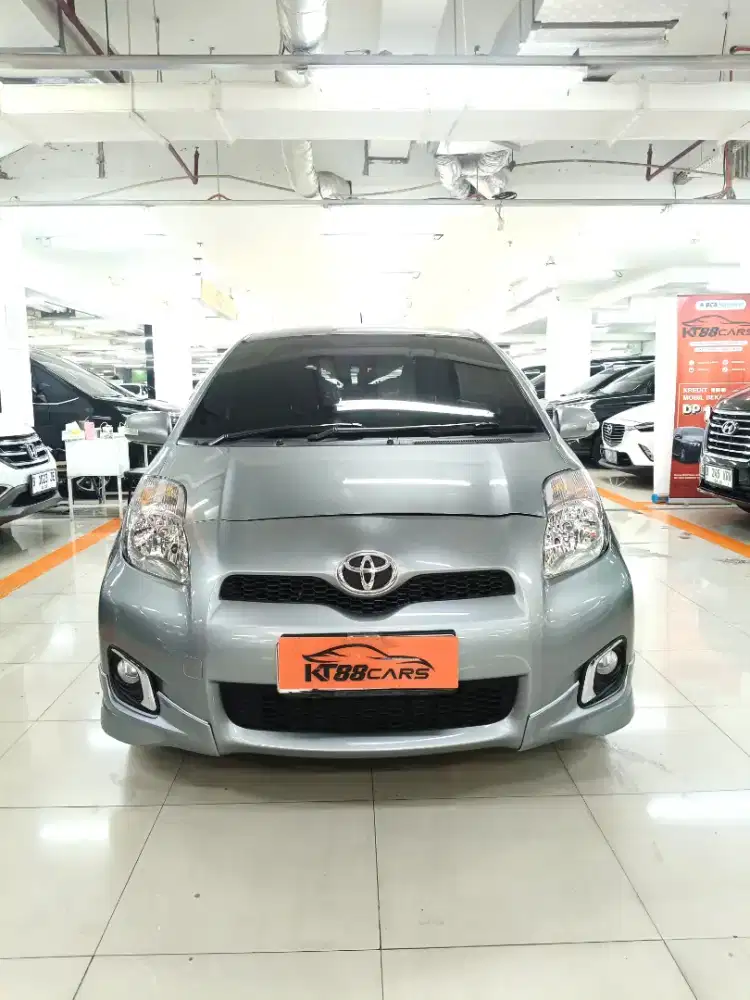 Yaris E AT 2012 Silver(Facelift)KM dikit,Keyless