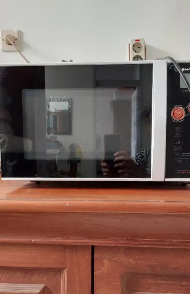 Microwave bekas jarang pakai,kondiai sepwrti baru