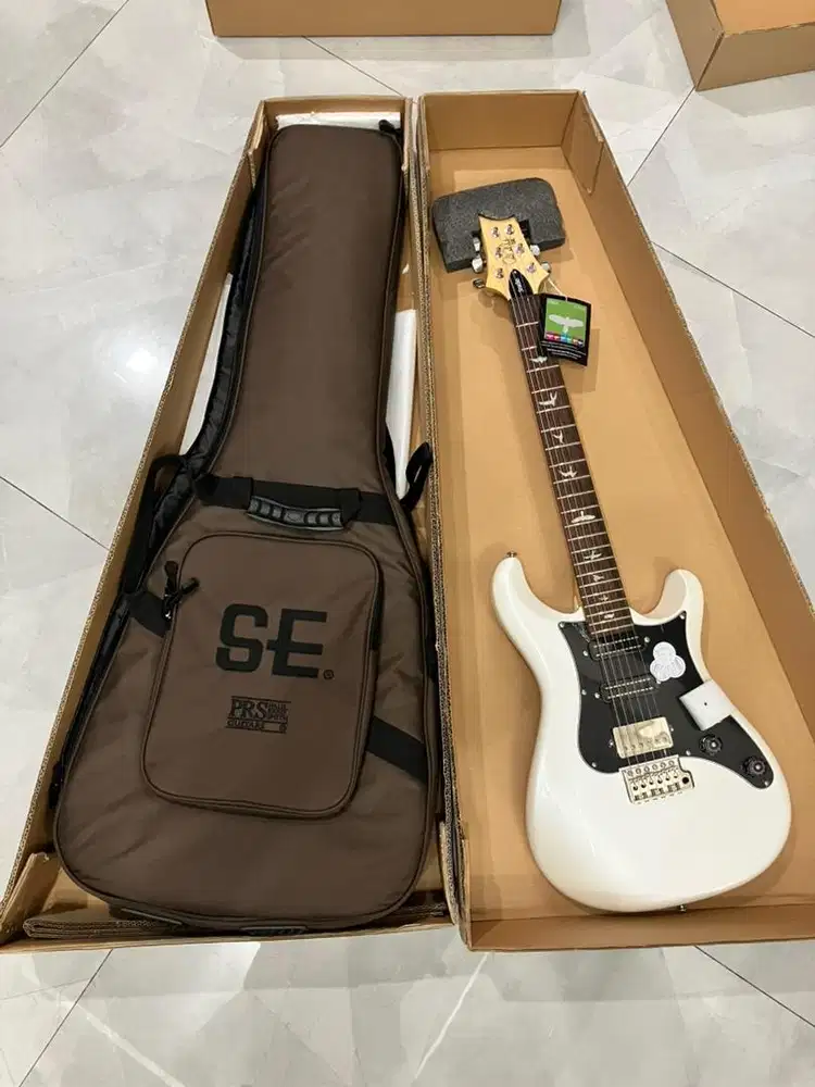 PRS SE Studio Putih New