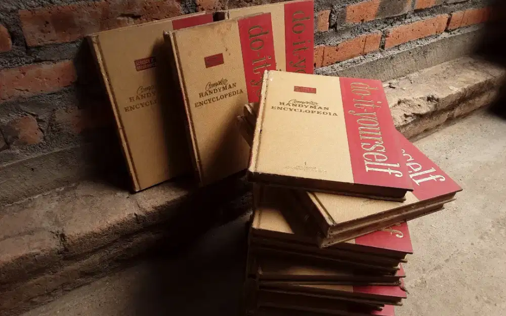 BUKU IMPORT ENSIKLOPEDIA 1975 (1 PAKET 19 BUKU/COLLECTOR ONLY)