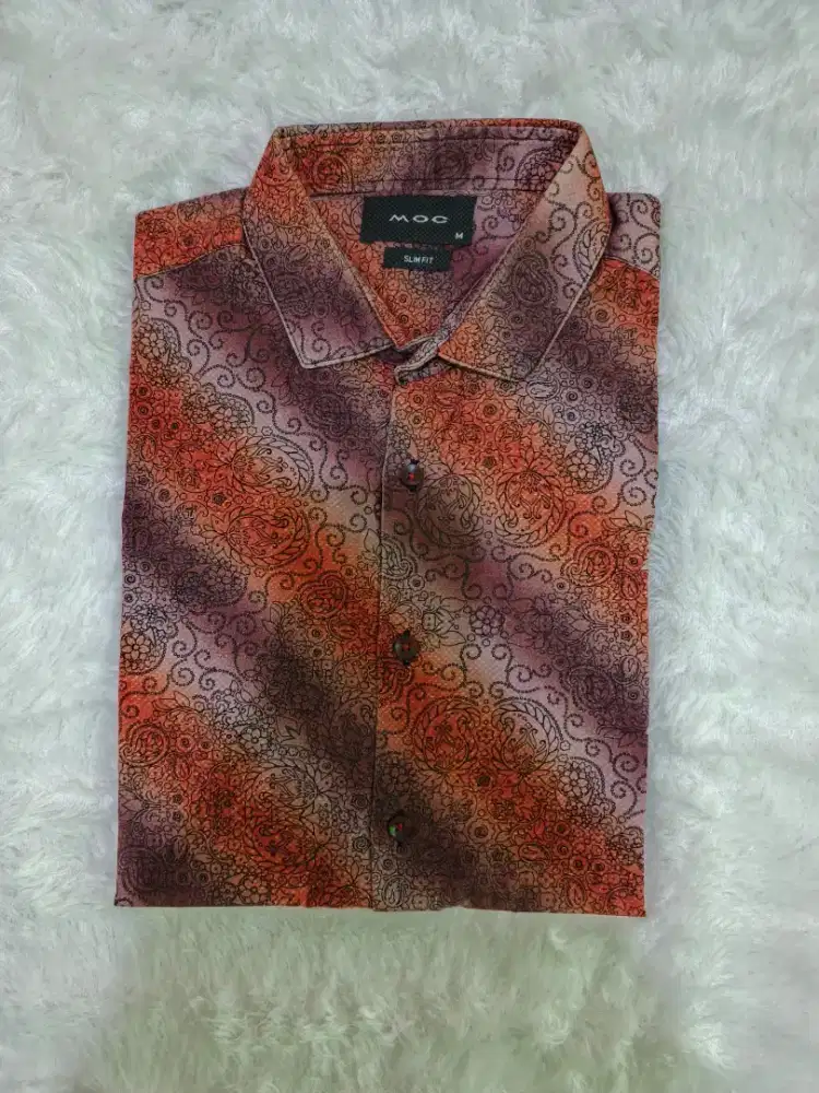 BATIK PRIA MOC SLIM FIT SIZE M LENGAN PENDEK