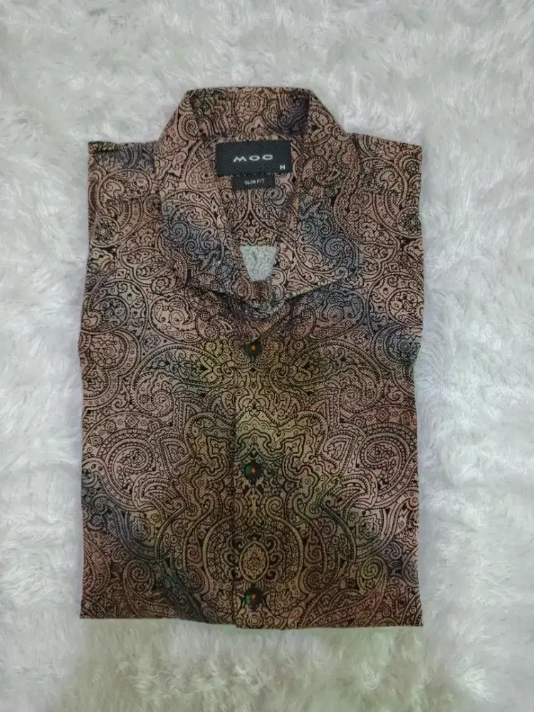 BATIK PRIA MOC SLIM FIT SIZE M LENGAN PENDEK