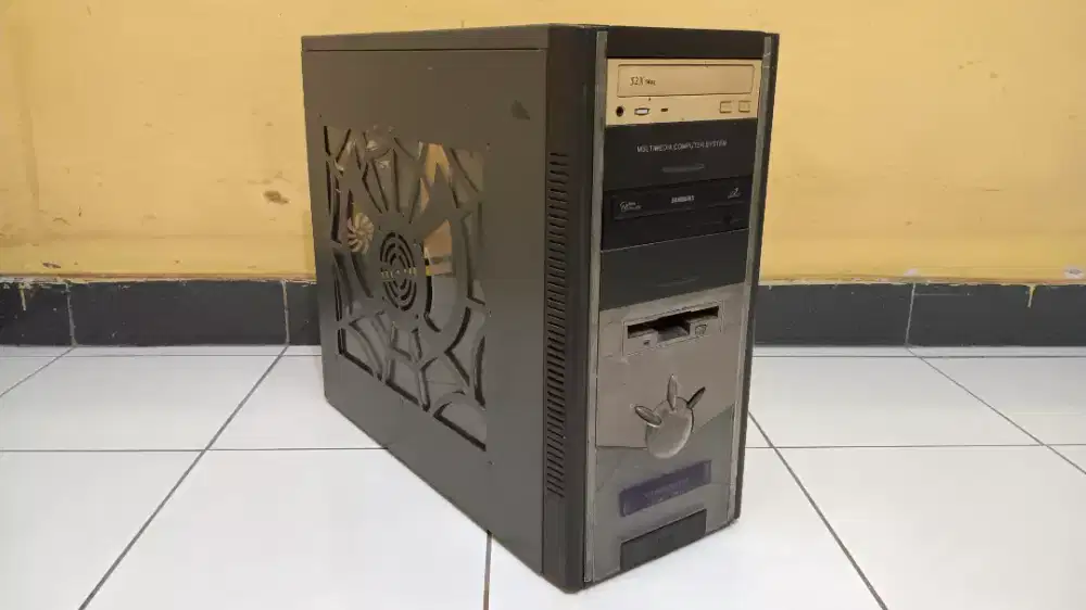 Casing Komputer Besi Mid Tower ATX