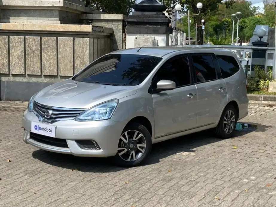 Pajak Panjang Nissan Grand livina 1.5 SV Bensin-MT 2018 Silver LABH