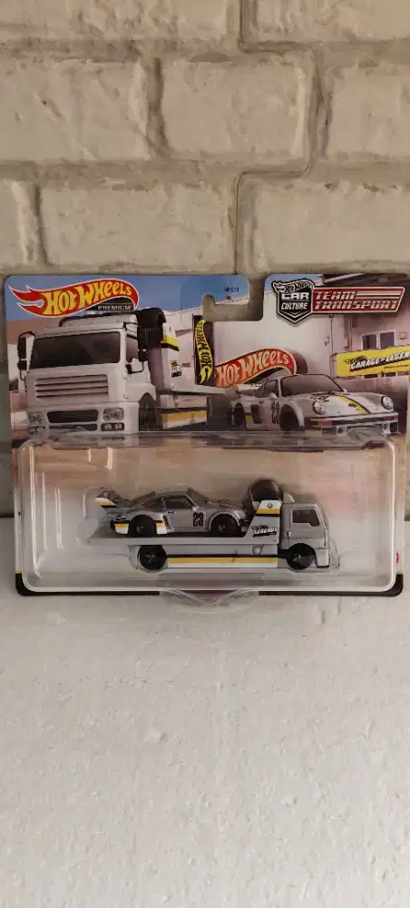 Hot Wheels Team Transport - Porsche 962 + Fleet Flyer (Garage Legends)