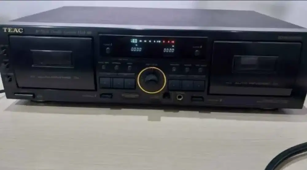 TEAC W-790R double cassette deck