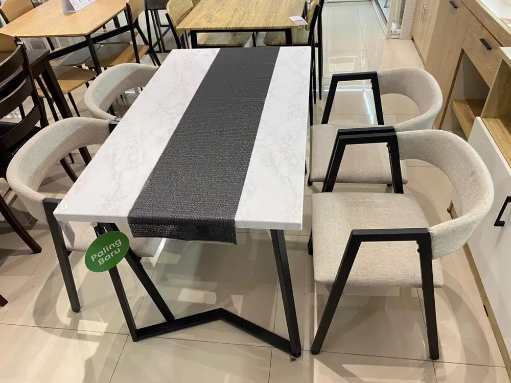 BANTING HARGA‼️ SET MEJA MAKAN MOTIF MARBEL