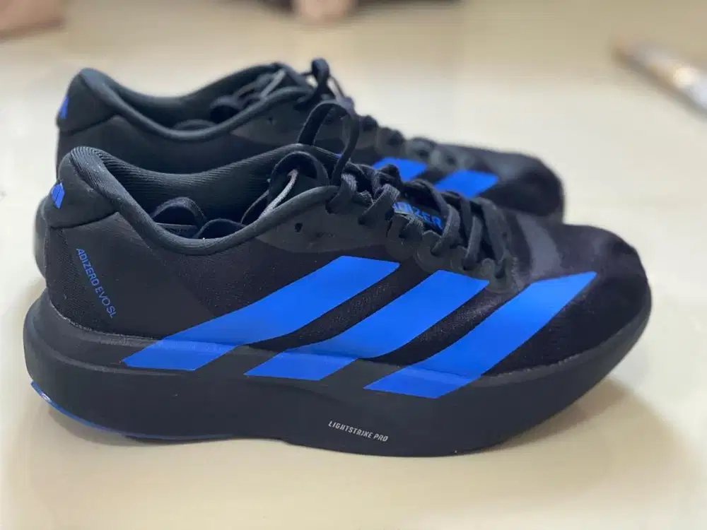 ADIDAS ADIZERO EVO SL  SIZE 42 CHINA