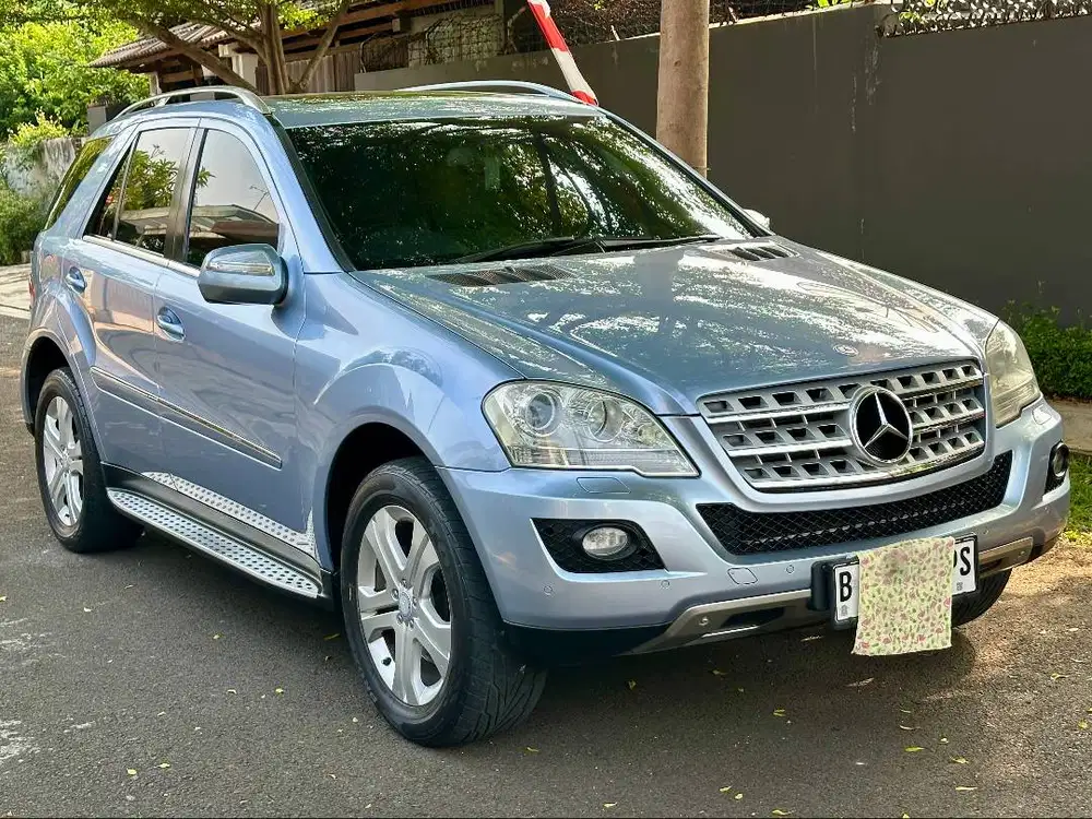 Dijual Mercy ML350 ML 350 W164 W 164 2009 Biru Rare