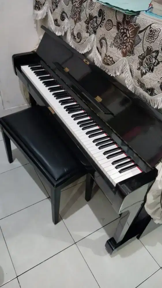 Piano Yamaha U2