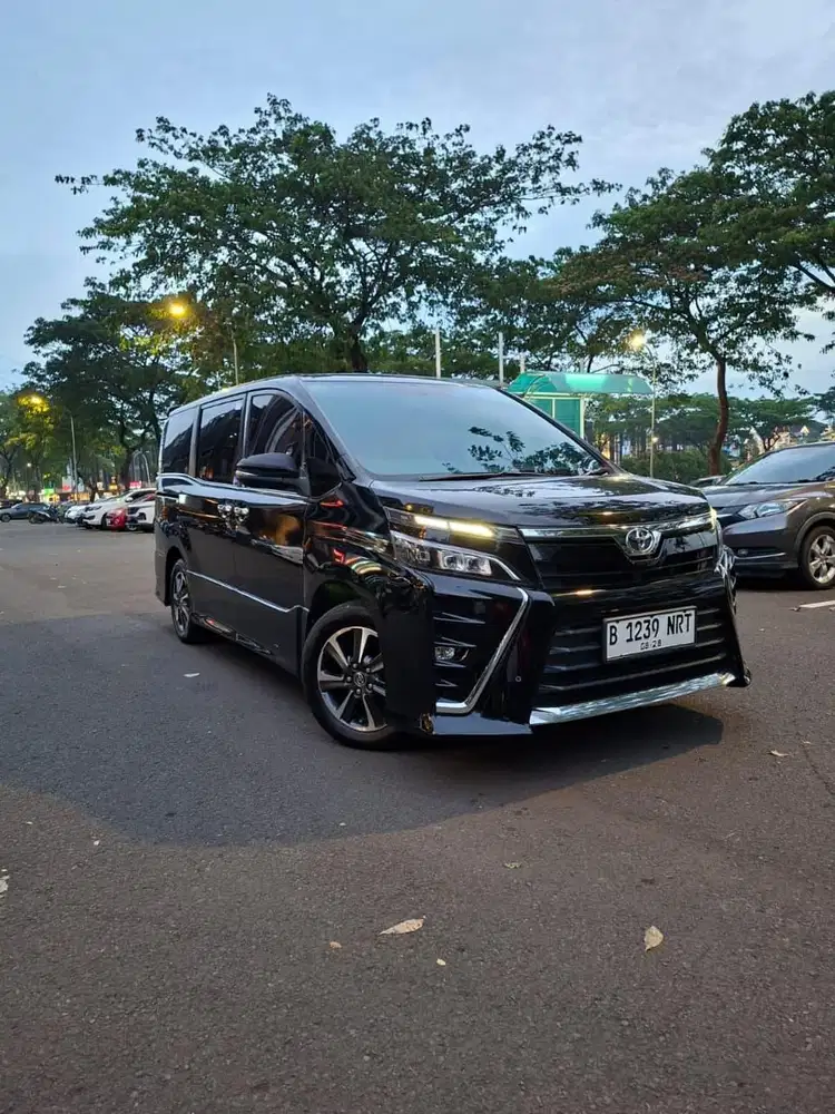 Toyota Voxy 2,0cc 2018