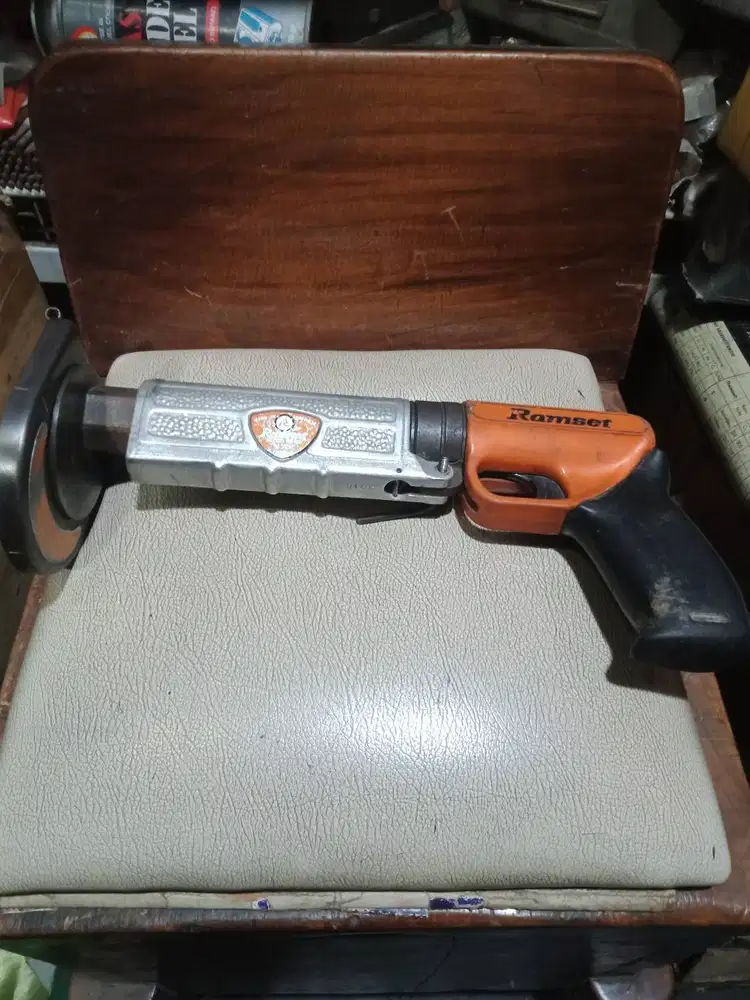 alat tembak paku ramset