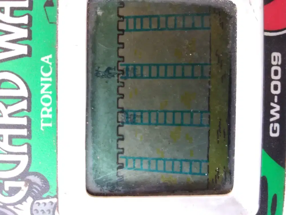 Mainan game watch wallguard jadul lawas