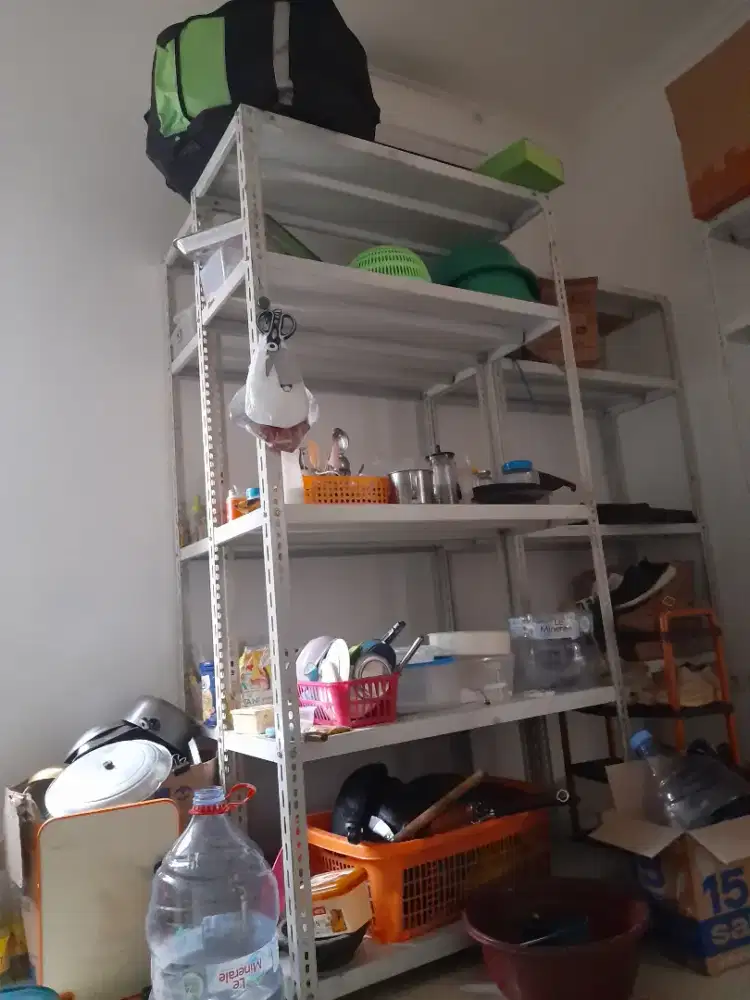 rak etalase bahan besi