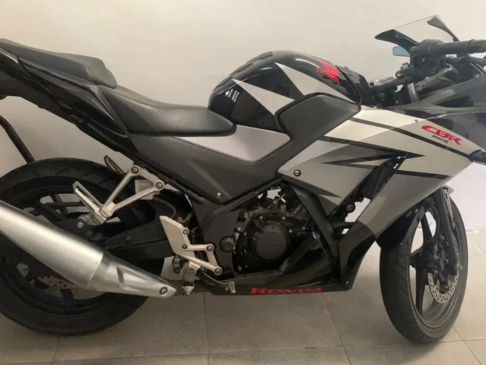 Dijual Motor CBR 150R 2014