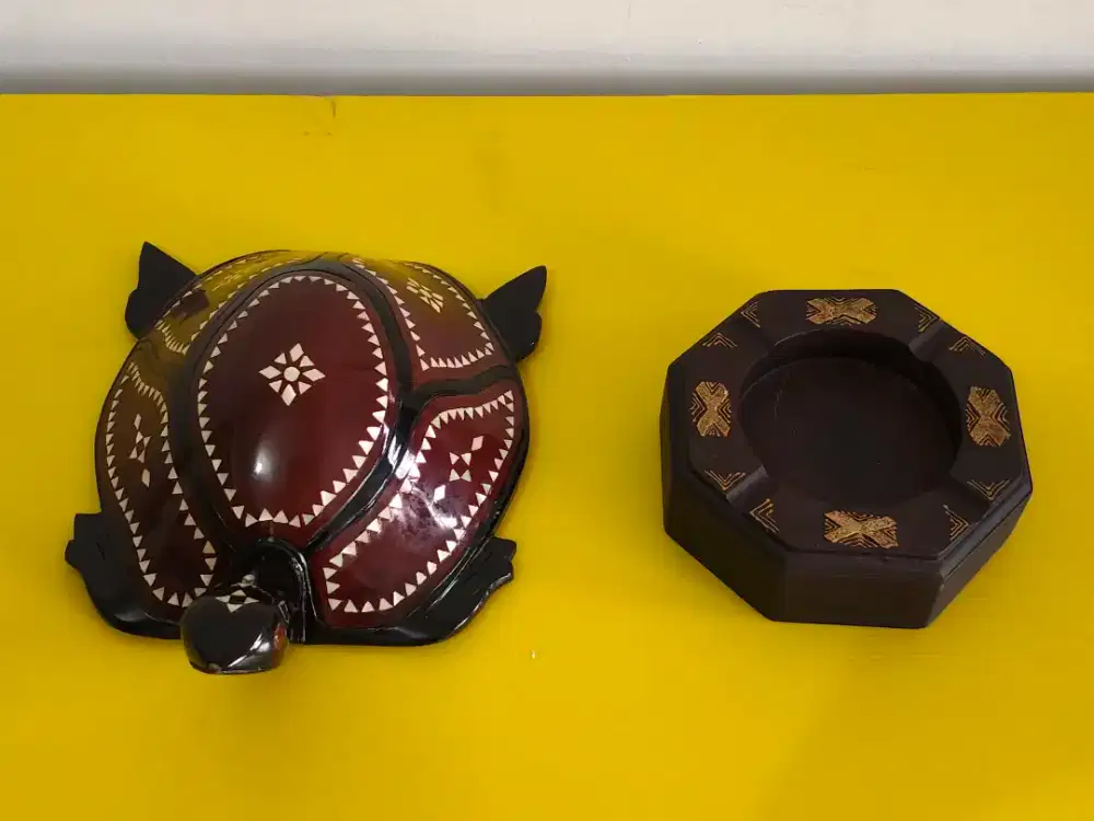 Borongan Pajangan Kura-kura & Asbak Ukir