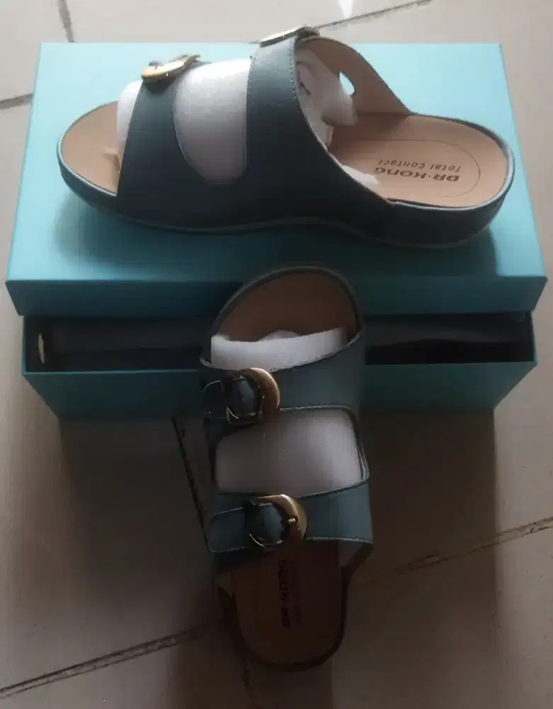 Dr. Kong sandal wanita