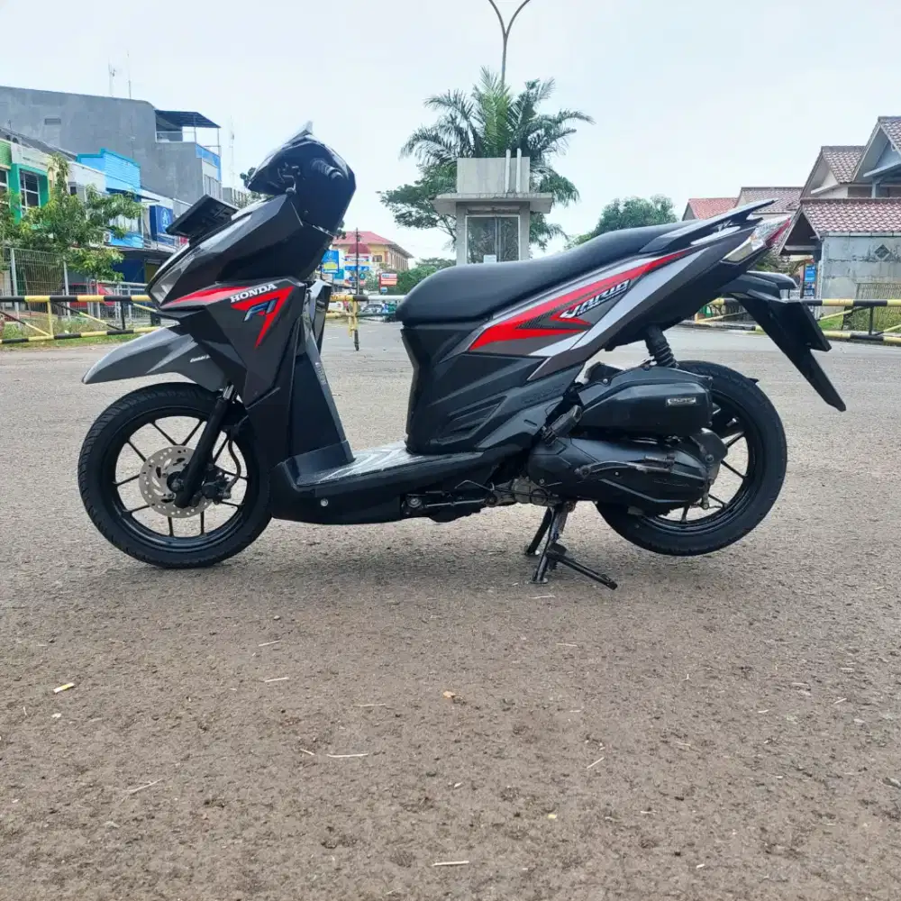 DIJUAL ! HONDA VARIO 125 ESP CBS TAHUN 2016. PART SERBA BARU YUKK!