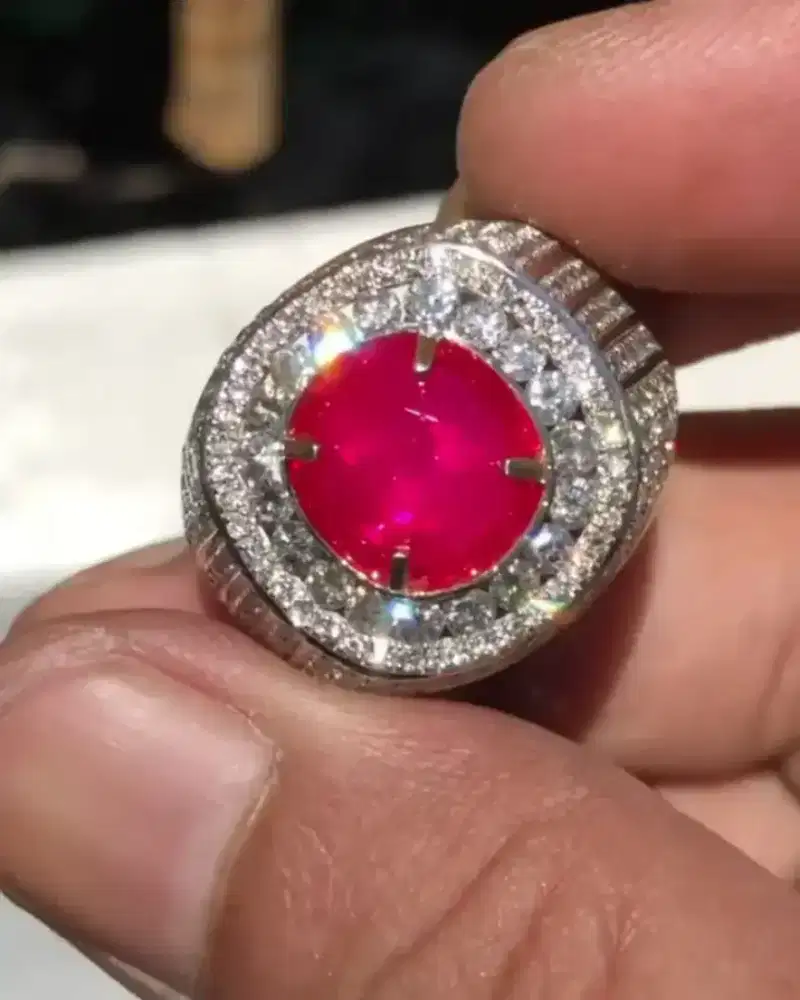 Cincin Permata Ruby Burma Ring Emas Berlian