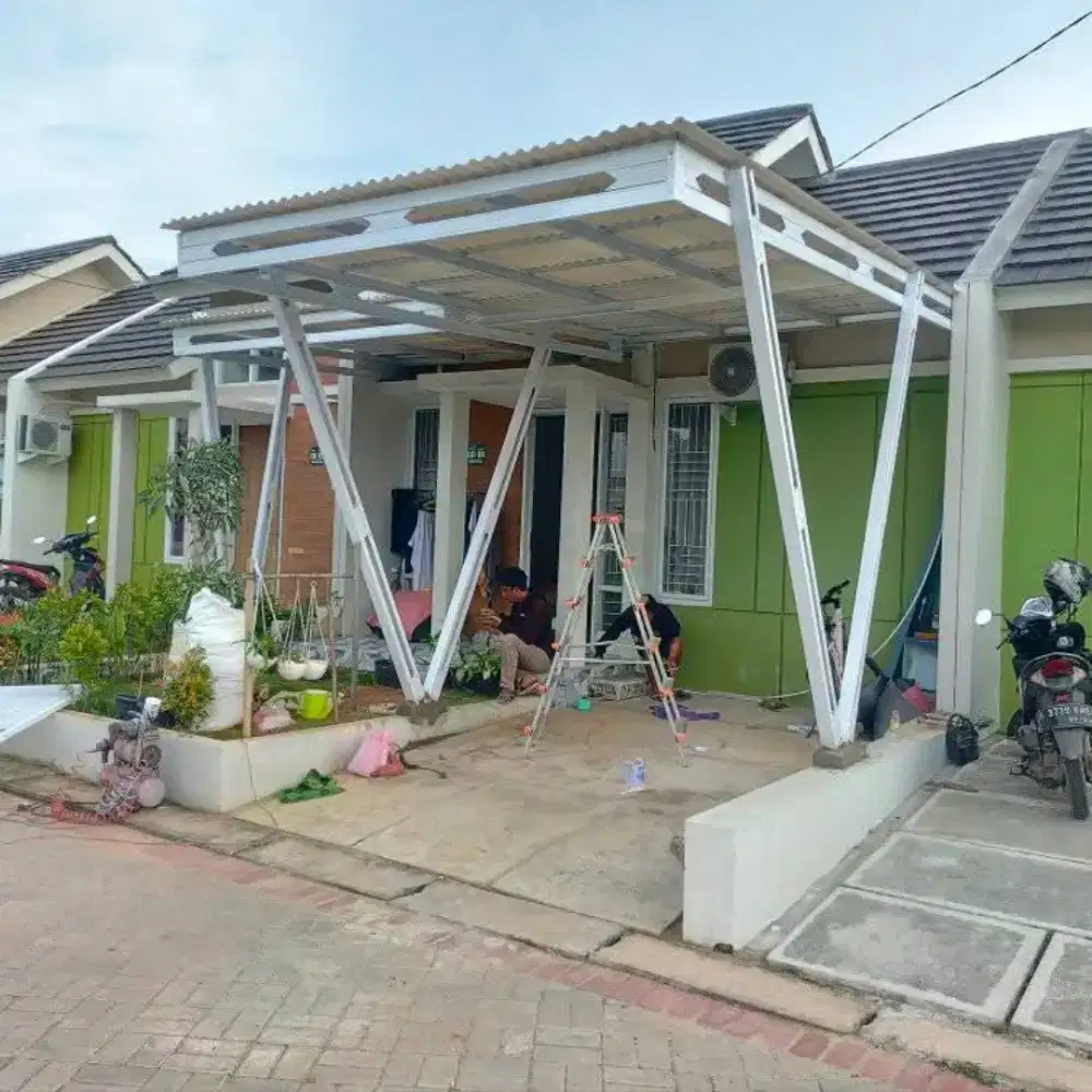 Kanopi baja ringan terpasang rapi