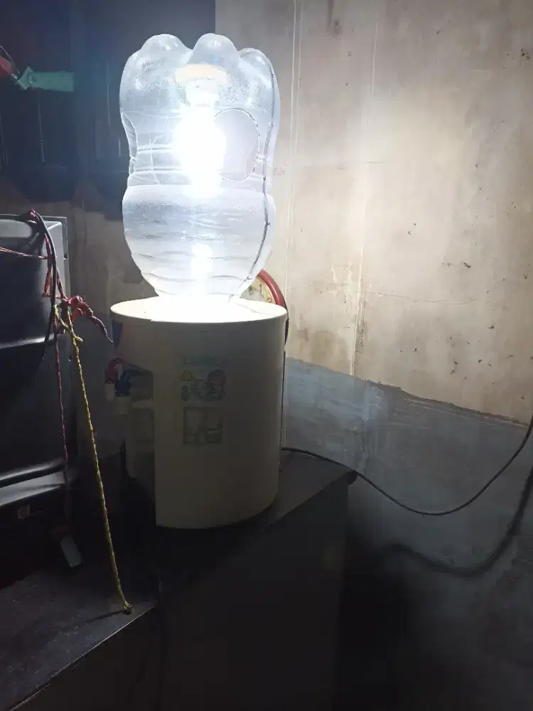 Di jual lampu meja baru buka harga Rp 150 ribu bisa nego